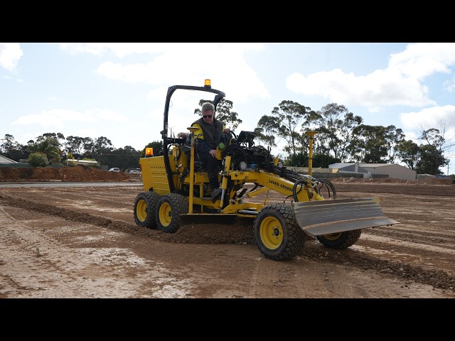 Little and Large graders both operate using 3D machine control