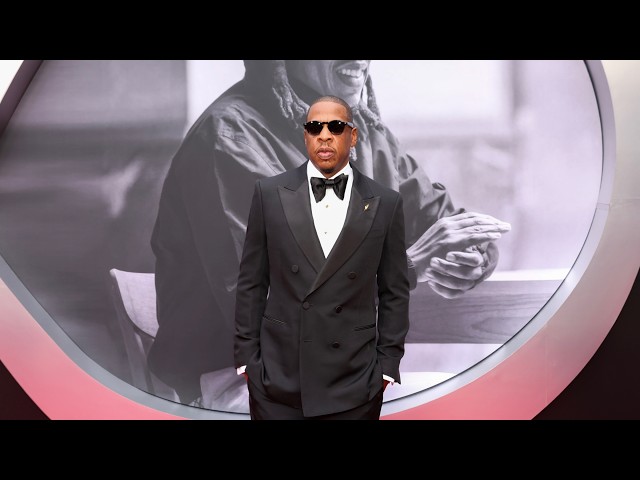 JAŸ-Z In 8: HBO Red Carpet Premiere