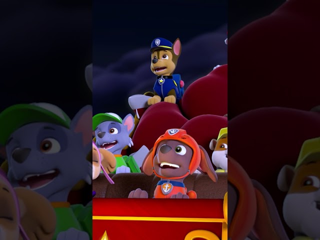 PAW Patrol flying in Santa's sleigh! 🎄🎁 #PAWPatrol #Shorts