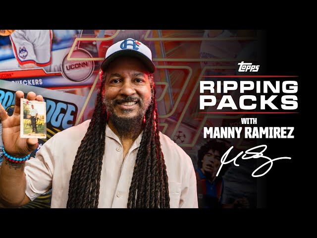 Manny Ramirez finds a rookie card of himself ❤️