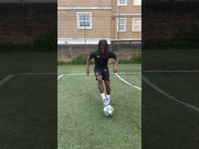 Insane football skill🤯🔥 #futeball #football #soccer #tutorial