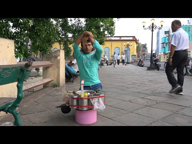 DANCING GHOTI GOROM: Tasty Masala Ghoti Gorom With Michael Jackson Style | Indian Street Food