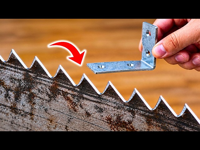 Sharpen a Hand Saw Blade and Remove Rust in Just 2 Minutes! All You Need Is a Metal L Bracket! 😱
