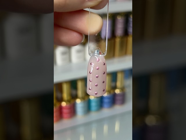 Chrome polka dots 💖 #gelxnailtech #beginnernailtech #chrome #polkadot #chromenails #nailart #gelx