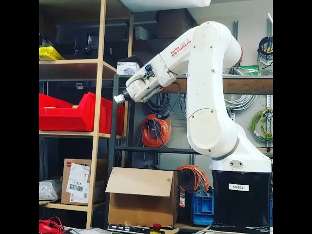 BOSCH REXROTH AR8 robot arm move first time. JEEEE!!!