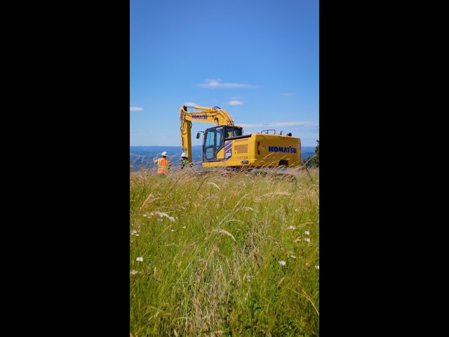 10,000 feet in 3 days: Komatsu PC220 gets it done fast