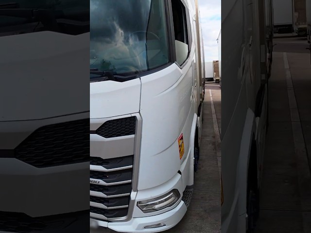 I’m back in a truck with a large cab, and once again, I’m comfortable behind the wheel POV Nikotimer