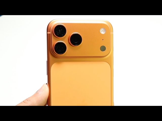 Everyone Knows You Have The Old iPhone
