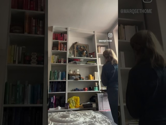 It can’t feel like home until there are books on the shelves (&room to grow 👀) #shelfie #bookshelf