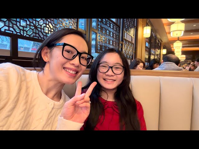 Din Tai Fung, Chewy Dubai Chocolate, Chinese New Year, Coquitlam Crunch - VlogsWithLinda 