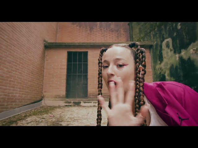 LAINA - LA FÉMINA (prod. VIASSÉ)
