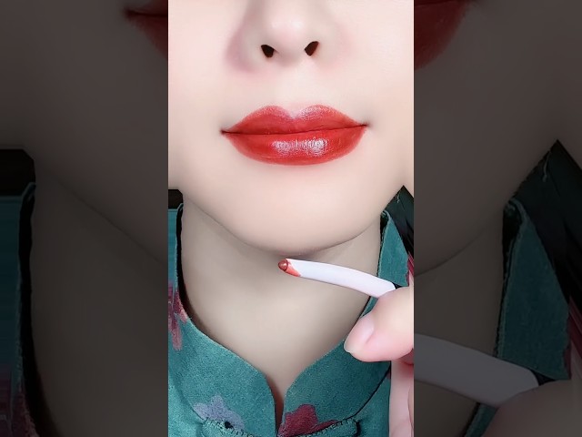 Easy Lip Liner Tutorial for Beginners | How to Define Your Lip Shape Perfectly #shorts #lipliner