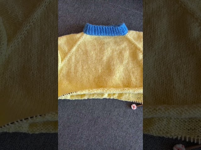 make my first knit jumper with me 💛💙 #ytshorts #knitting #knitsweater #shorts #knittingbeginner