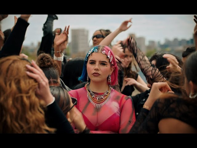 Issey Cross - Body Talk (Official Visual)