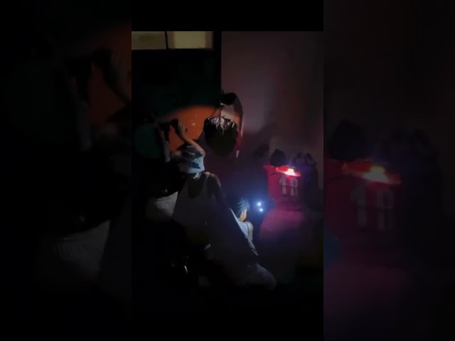 Don't play with the light😢 just turn them on💀