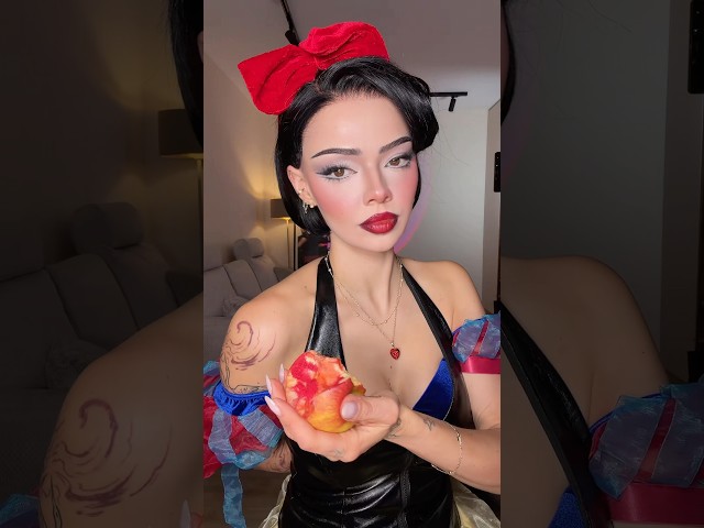 Halloween costume idea; evil Snow White 🥀🍎 #halloweencostume
