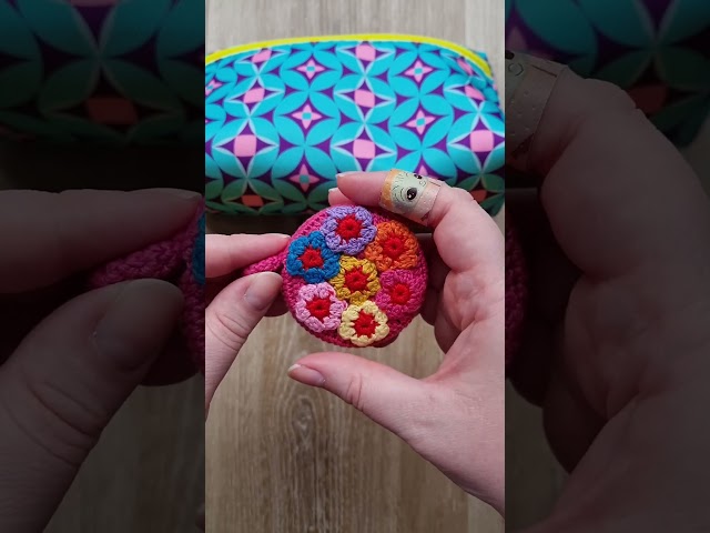 Whats in my crochet bag?