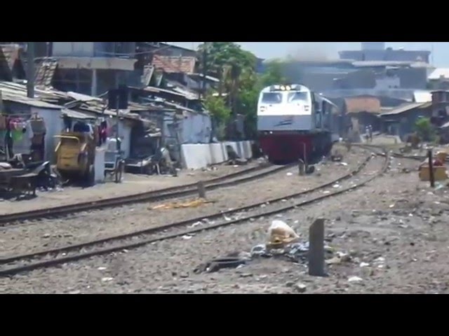 Railway Kereta api ::: Kereta api gaya baru malam Duos Lokonotif