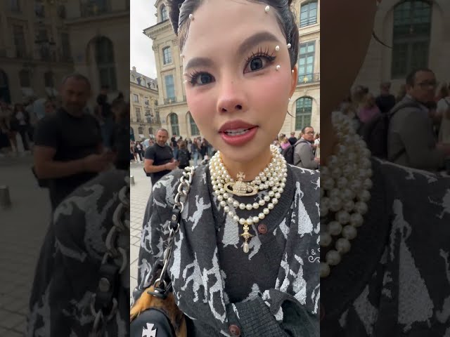Au défilé Schiaparelli #Schiaparelli #HauteCouture #FashionWeek  #DanielRoseberry #Défilé #Mode