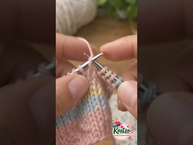 How to Knit for Beginners 🧶 Easy Step-by-Step Tutorial #shorts #knitzo