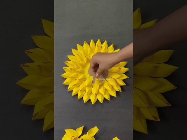 Beautiful DIY sunflower 🌻 hanging decor 😍❤️ #diy #papercraft #walldecor #shorts  #easydecor