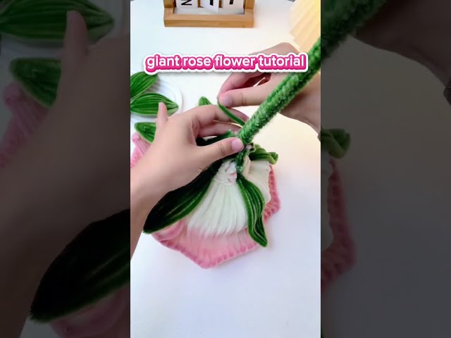 DIY big pipe cleaner rose flowers #handmade #diy #gift #diyflower #diycrafts #flowercraft #flowers
