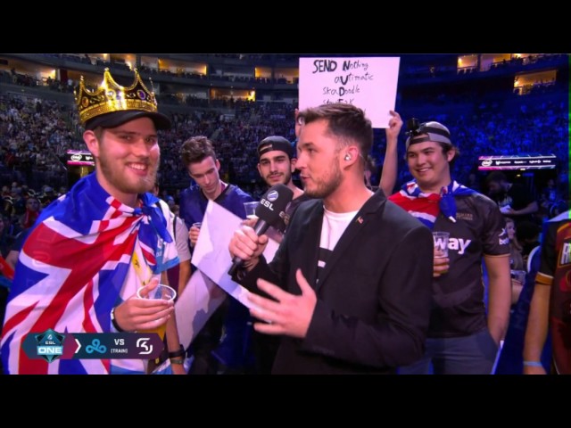 CS:GO - Shoey2K fans drink beer from their shoes - funny bloops