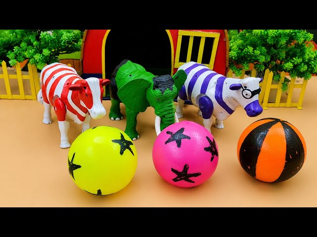 WADIDAU 🐄‼️🐄 FUNNY KIDS TOY VIDEO RESCUE A TOY LION & COW SAPIMOO @CowsStory-g4p 