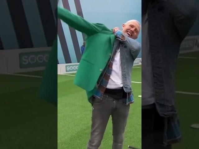 Bullard hits INSANE chip-in top bin! 🏌️ | #Shorts