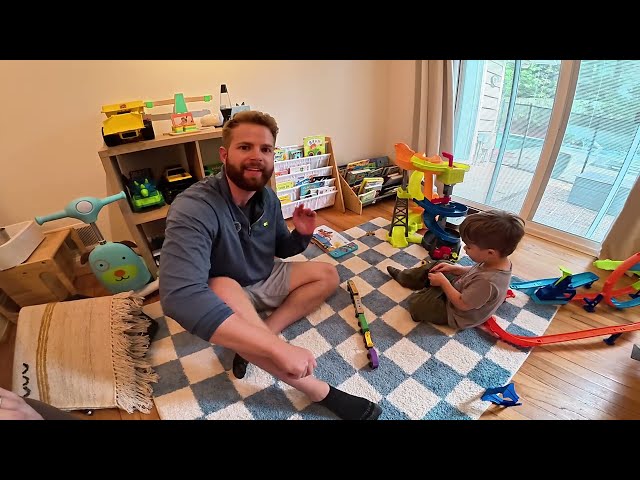 Teaching My 2 Year Old to Reverse a Linked List