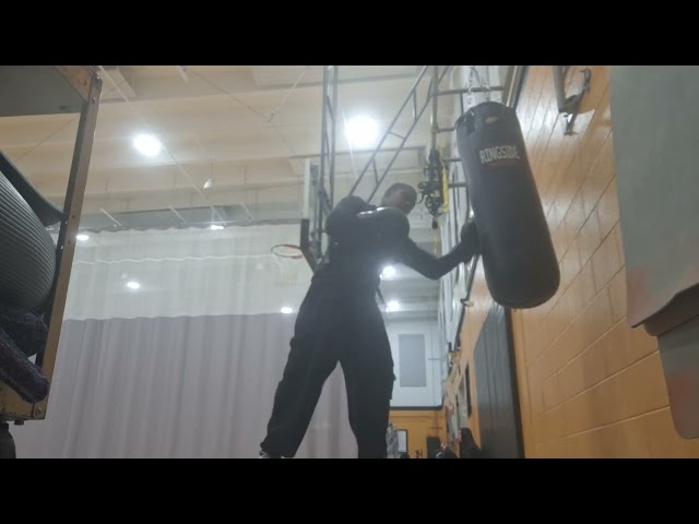 ARTISTROPEADOPE boxing (good stretch)