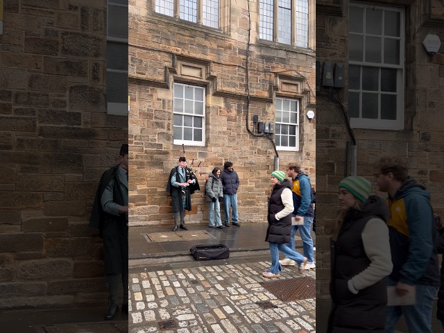 Edinburgh Royal Mile Piper | Scotland #bagpipes #outlander #folkmusic #shorts #scotland