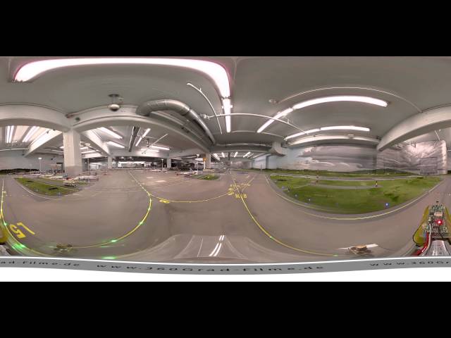 360° video: Spectacular landing at Knuffingen Airport! Move your smartphone or use your mouse.