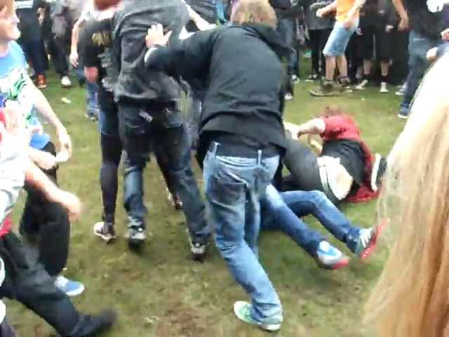 Liverpool Hub Fest 2011 - MOSH PIT