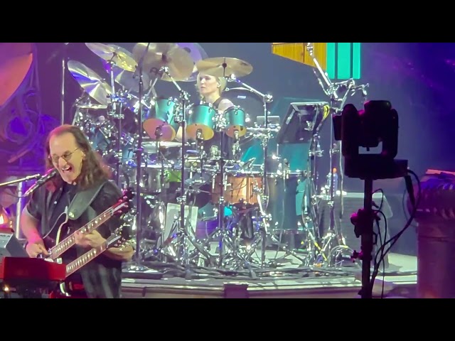 Opening of the show night 2 in Montreal - Rush XANADU - September 4/26