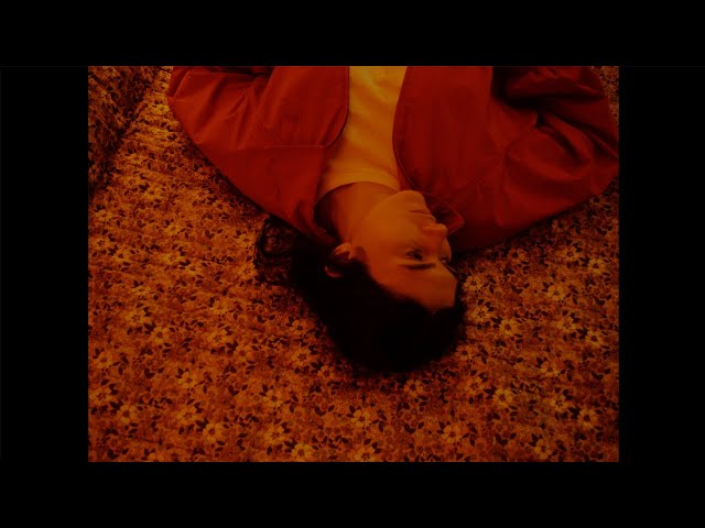 Hollie Col – Make You Stay [Official Music Video]
