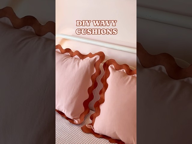 DIY Wavy/Scalloped Cushions #sewingideas #diy #diyhomedecor