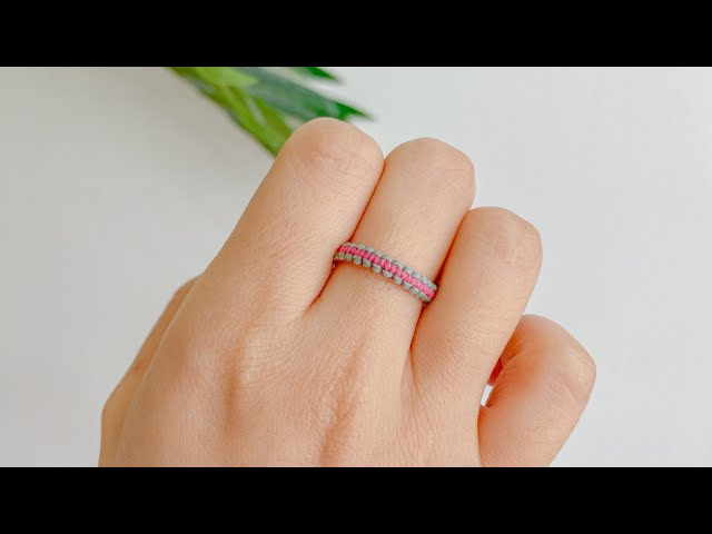 How to Make a Two-Tone Macramé Ring