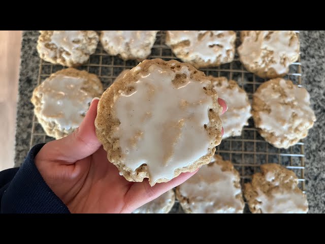 a quiet day of baking at home ☁️ iced oatmeal cookies