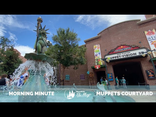 Walt Disney World - Disney's Hollywood Studios - Muppets Courtyard - Miss Piggy Fountain (4K) (HD)