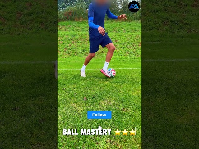 🪄 Magic feet don't happen by accident. Zauberei auf dem Platz! #FussballSkills #Ballbeherrschung