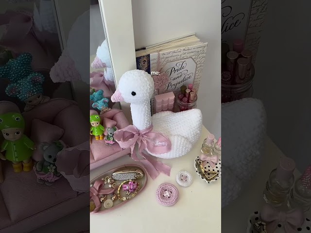 i crocheted swans for me and my sister + posted a tutorial for you to make it with me too! #crochet