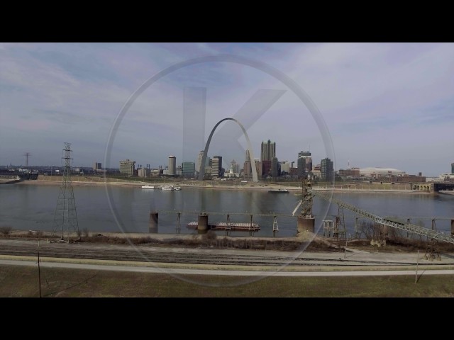 ST. Louis Arch - Phantom 4 - Aerial Cinematography
