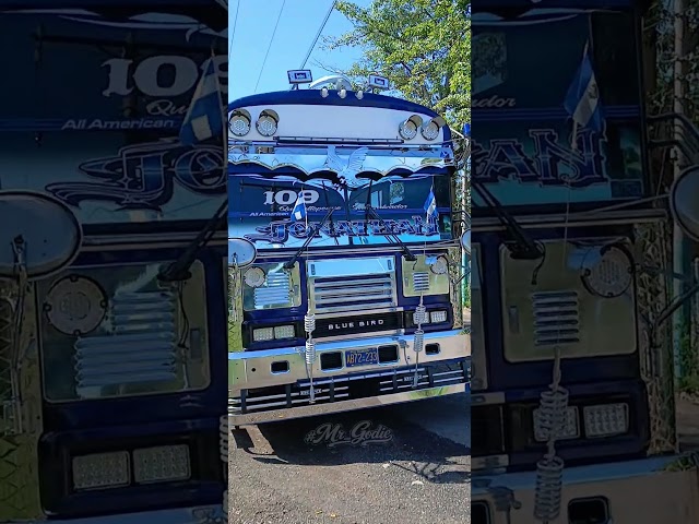 Una belleza de la 109 de quezalte