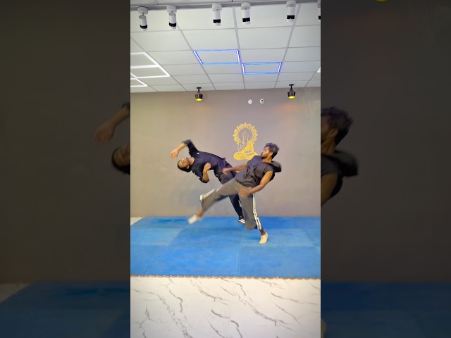 Front Kick Tutorial 🥋 | Step-by-Step Front Kick for Beginners | The Flux Academy #FrontKick #shorts