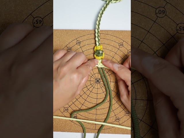 Macrame Cat Paw Phone Strap Tutorial | Boho Accessories