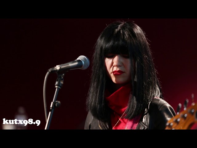 Khruangbin - "Maria Tambien" (Live in KUTX Studio 1A)
