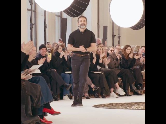 Designer VS Design (Schiaparelli) - Daniel Roseberry #designervsdesigns #danielroseberry