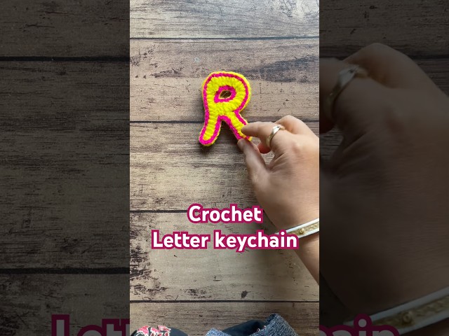 Crochet alphabet keychain #tukitakicrochet #crochet #crochetpatterns #crochetforbeginners #diy