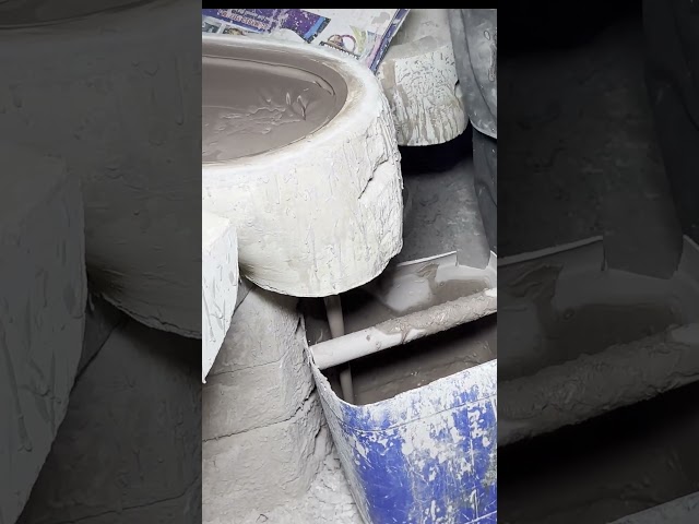How Toilet Seats are Made in a Factory #manufacturing